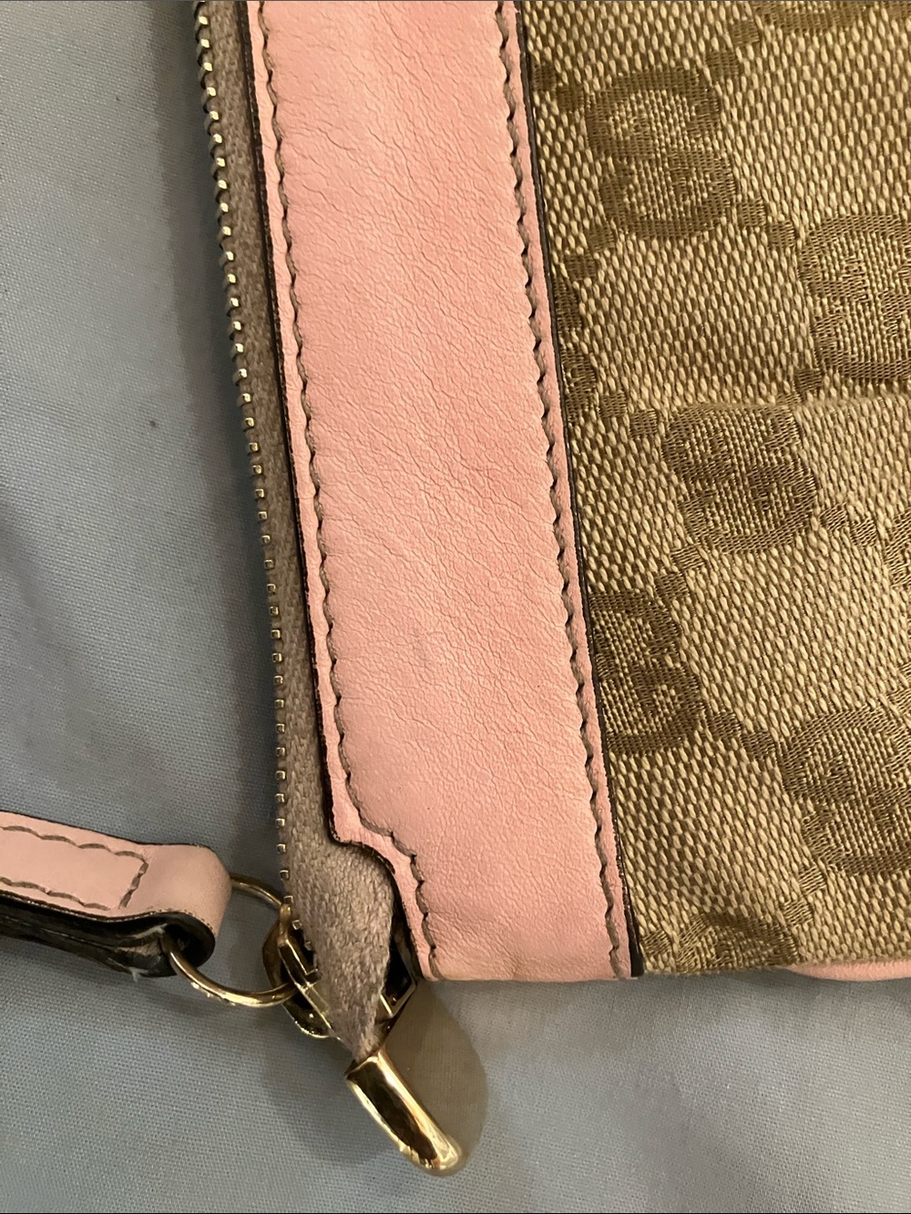 Gucci Beige Monogram Wristlet with Pink Trim and Gold Hardware - Picture 13 of 16